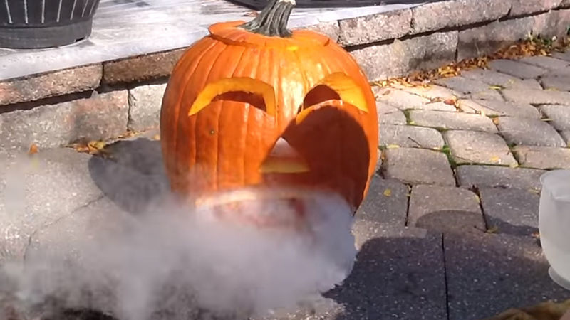 Illustration for article titled 10 Killer Pumpkin Carving Ideas to Win Halloween
